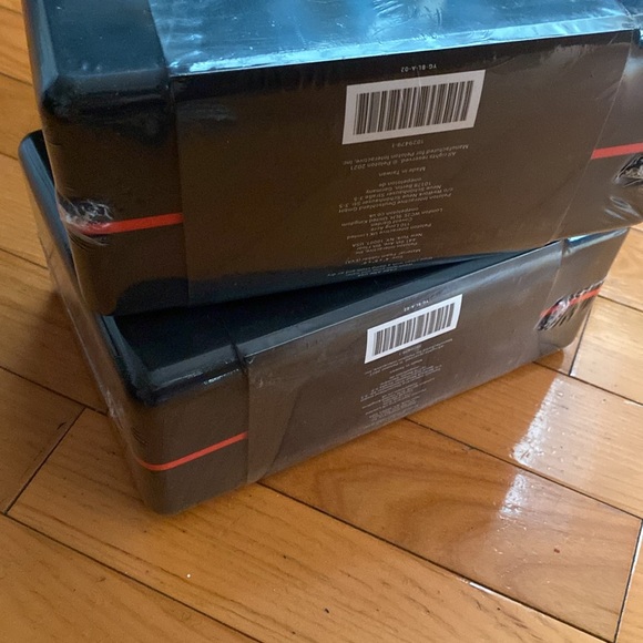 Set of 2 Peloton Yoga Blocks - Picture 2 of 3